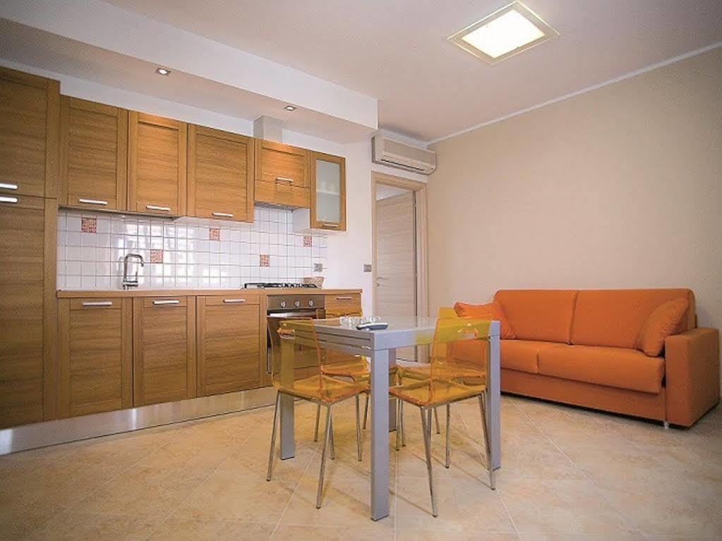 Hotel Villa Lo Scoglietto Сан Винченцо Екстериор снимка