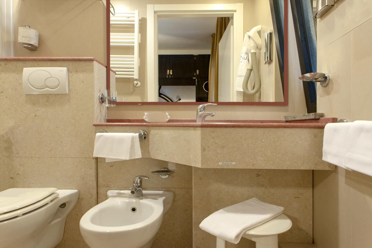 Hotel Villa Lo Scoglietto Сан Винченцо Стая снимка