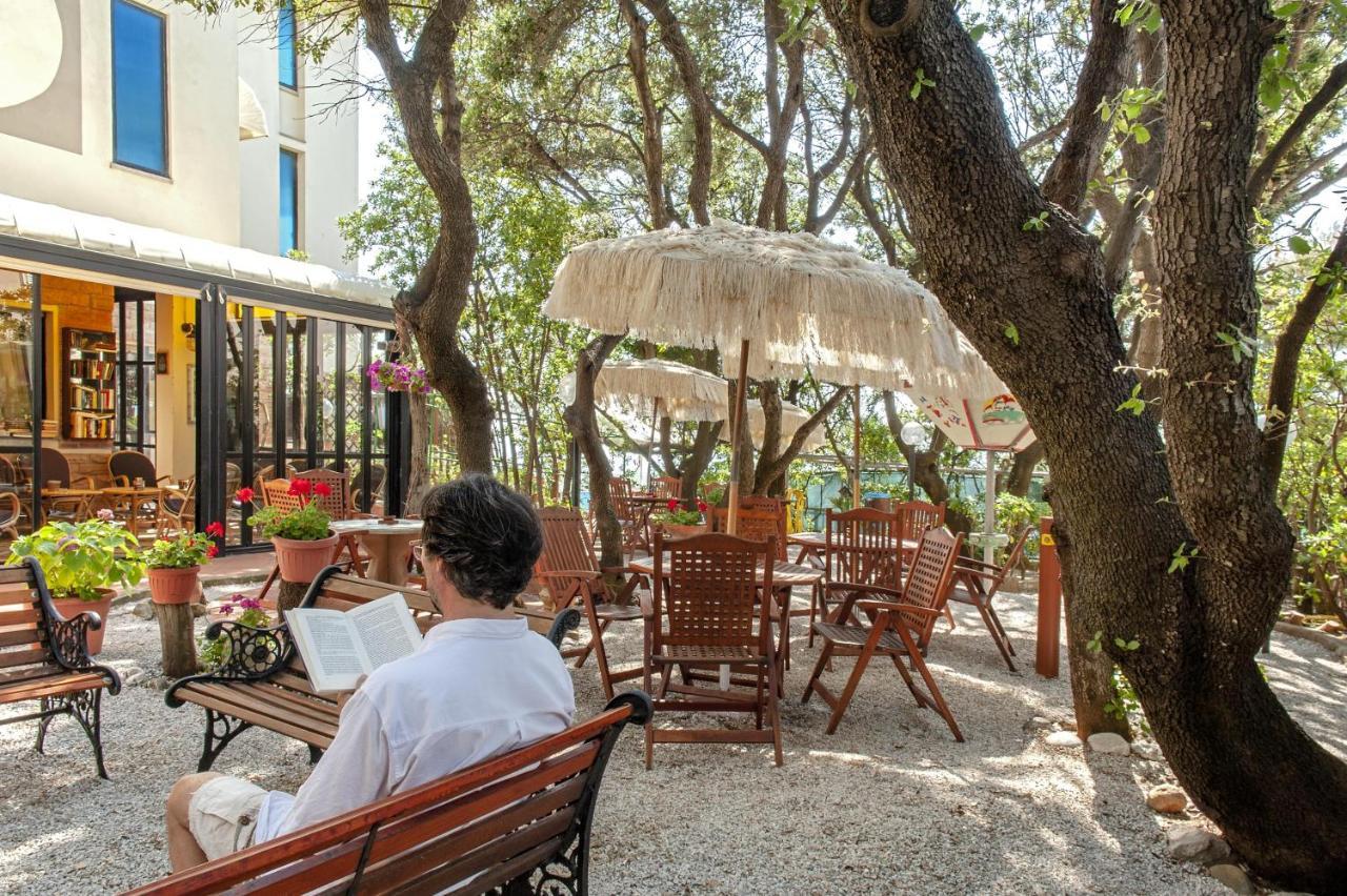 Hotel Villa Lo Scoglietto Сан Винченцо Екстериор снимка