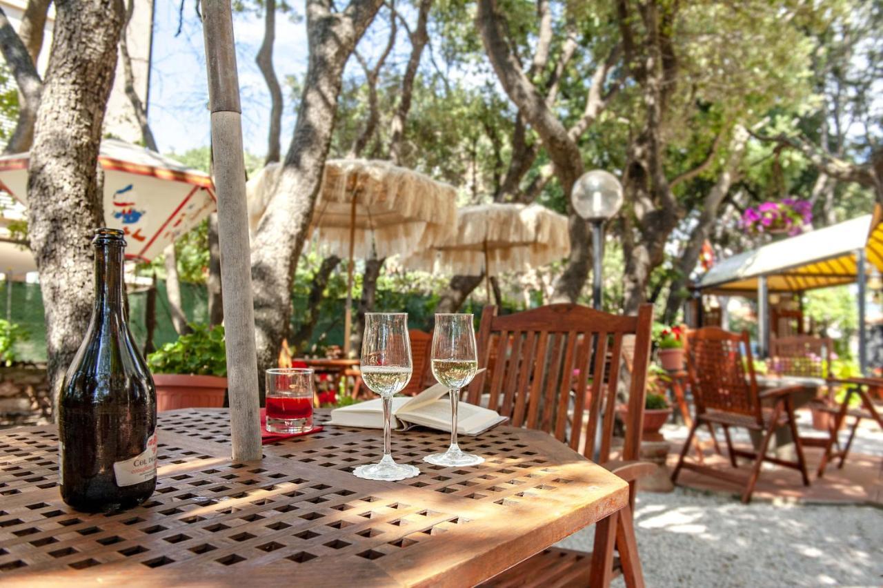Hotel Villa Lo Scoglietto Сан Винченцо Екстериор снимка