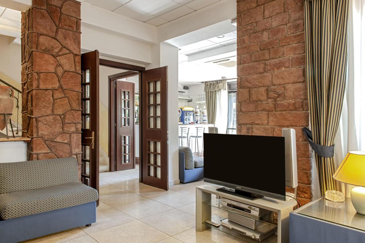 Hotel Villa Lo Scoglietto Сан Винченцо Екстериор снимка