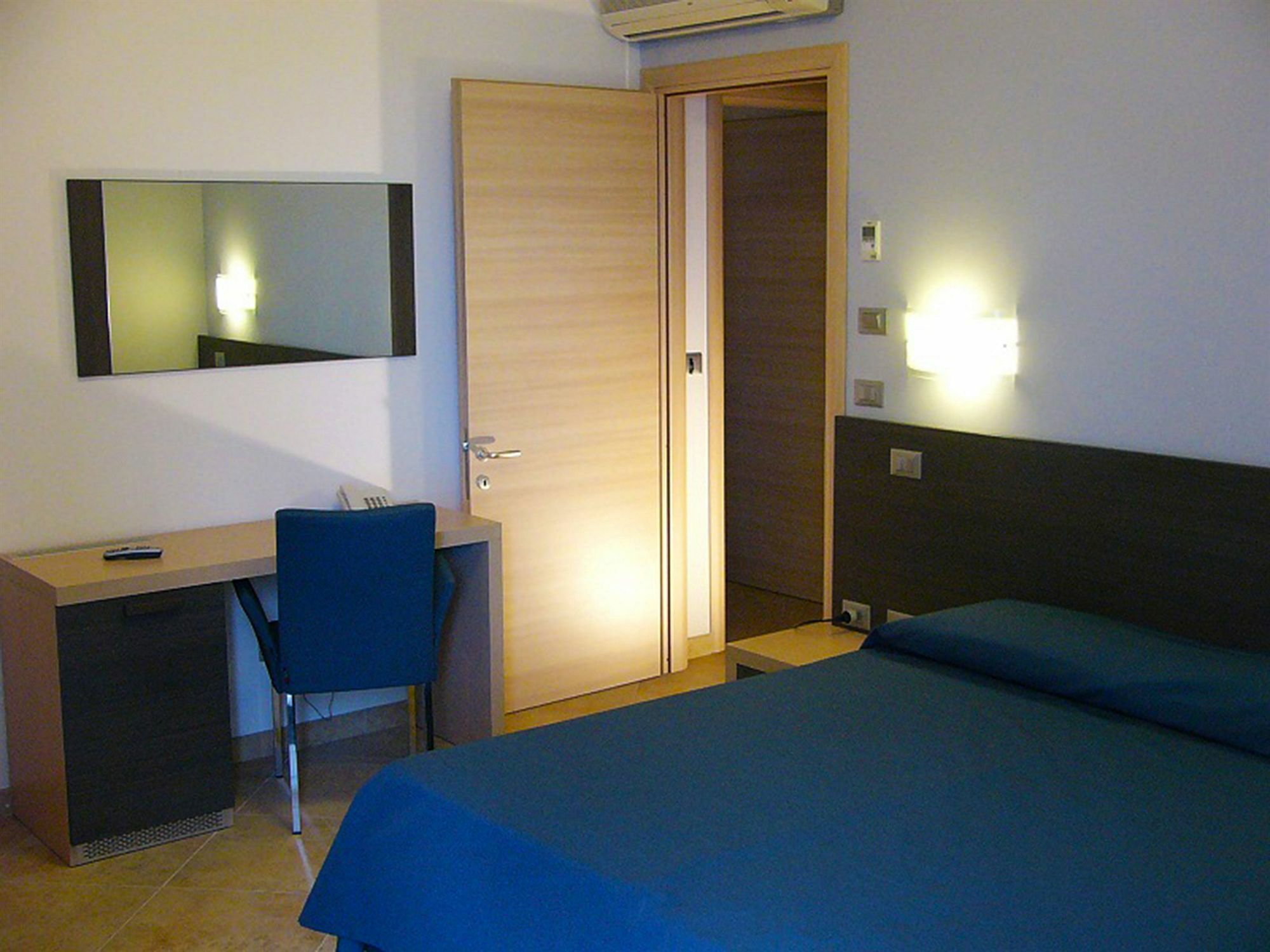 Hotel Villa Lo Scoglietto Сан Винченцо Екстериор снимка